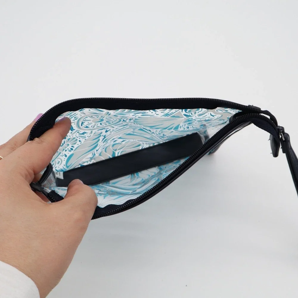 Vera Bradley Clear Beach Womens Wristlet Wallet Blue Sea Shells Distinctive - Picture 6 of 7